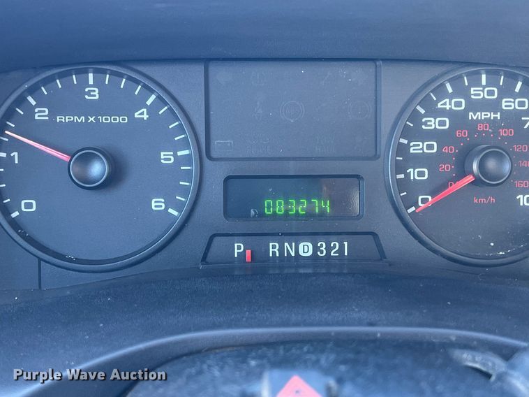 image for item OA9022 2005 Ford F350  flatbed pickup truck