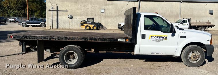 image for item OA9023 2000 Ford F350  flatbed pickup truck