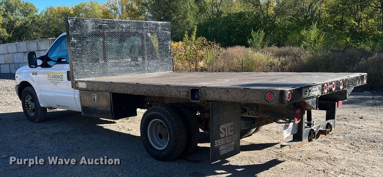 image for item OA9023 2000 Ford F350  flatbed pickup truck