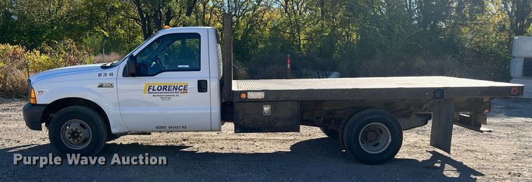 image for item OA9023 2000 Ford F350  flatbed pickup truck