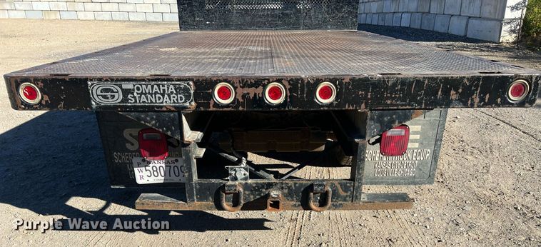 image for item OA9023 2000 Ford F350  flatbed pickup truck