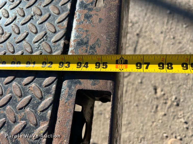 image for item OA9023 2000 Ford F350  flatbed pickup truck