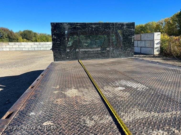 image for item OA9023 2000 Ford F350  flatbed pickup truck