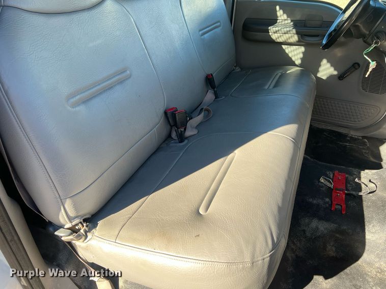 image for item OA9023 2000 Ford F350  flatbed pickup truck