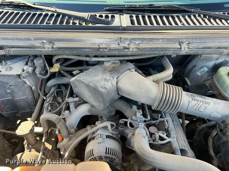 image for item OA9023 2000 Ford F350  flatbed pickup truck