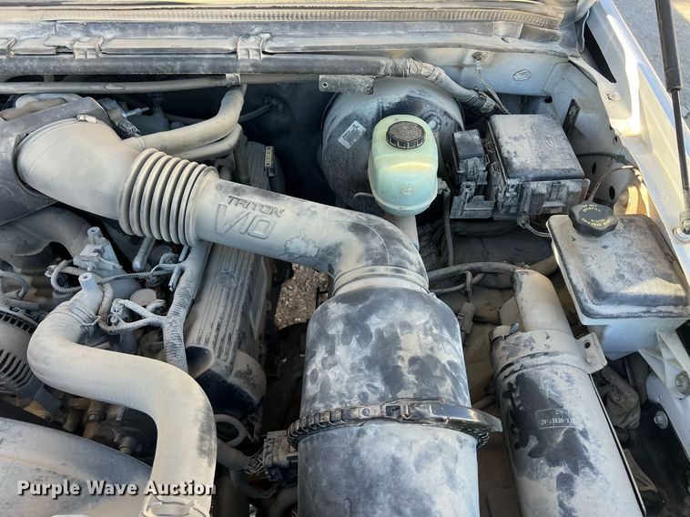 image for item OA9023 2000 Ford F350  flatbed pickup truck