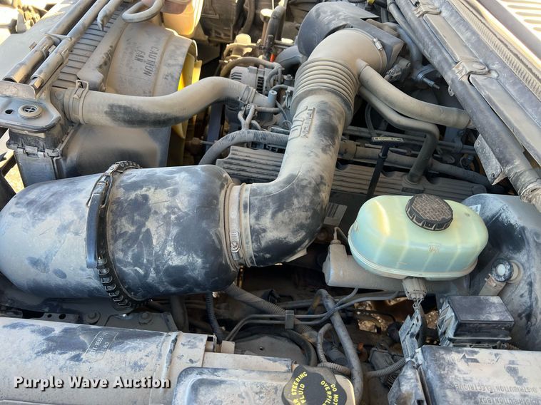 image for item OA9023 2000 Ford F350  flatbed pickup truck