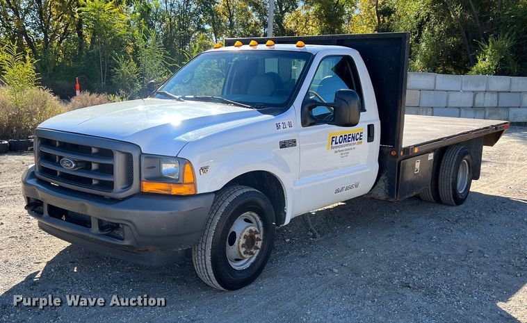 image for item OA9024 2001 Ford F350  flatbed pickup truck