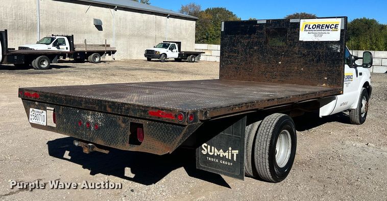 image for item OA9024 2001 Ford F350  flatbed pickup truck