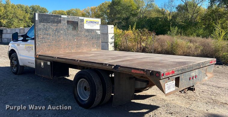 image for item OA9024 2001 Ford F350  flatbed pickup truck