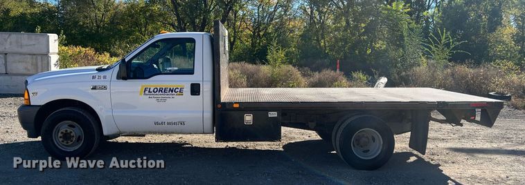 image for item OA9024 2001 Ford F350  flatbed pickup truck