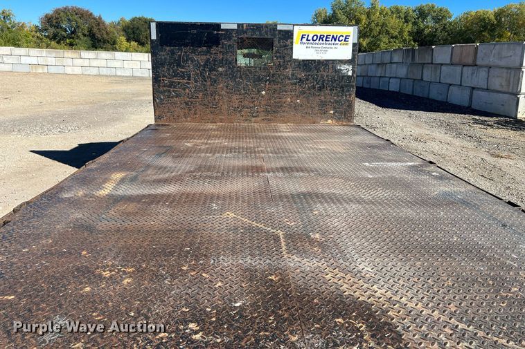 image for item OA9024 2001 Ford F350  flatbed pickup truck