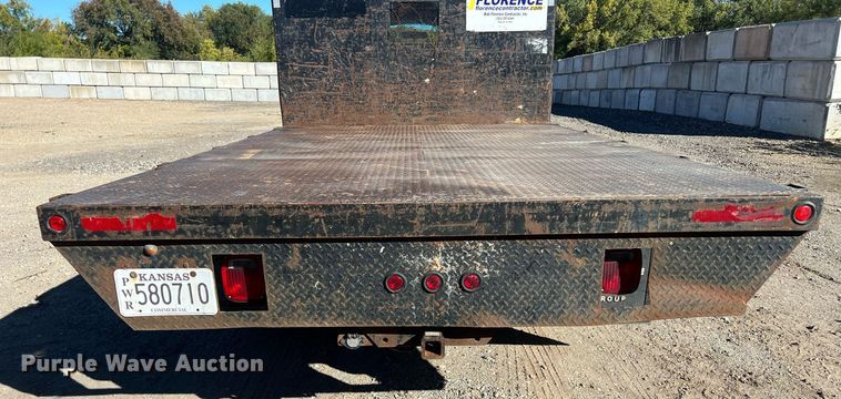 image for item OA9024 2001 Ford F350  flatbed pickup truck