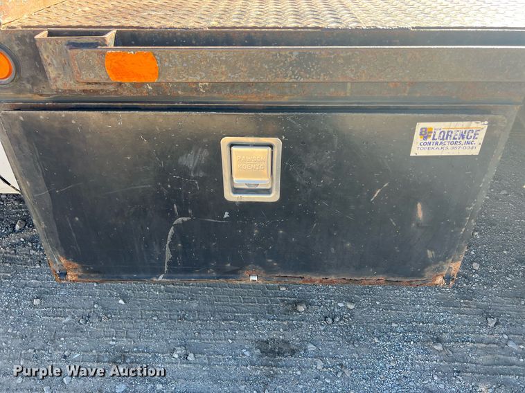 image for item OA9024 2001 Ford F350  flatbed pickup truck