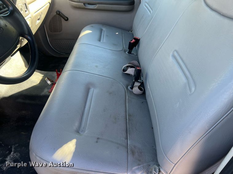 image for item OA9024 2001 Ford F350  flatbed pickup truck