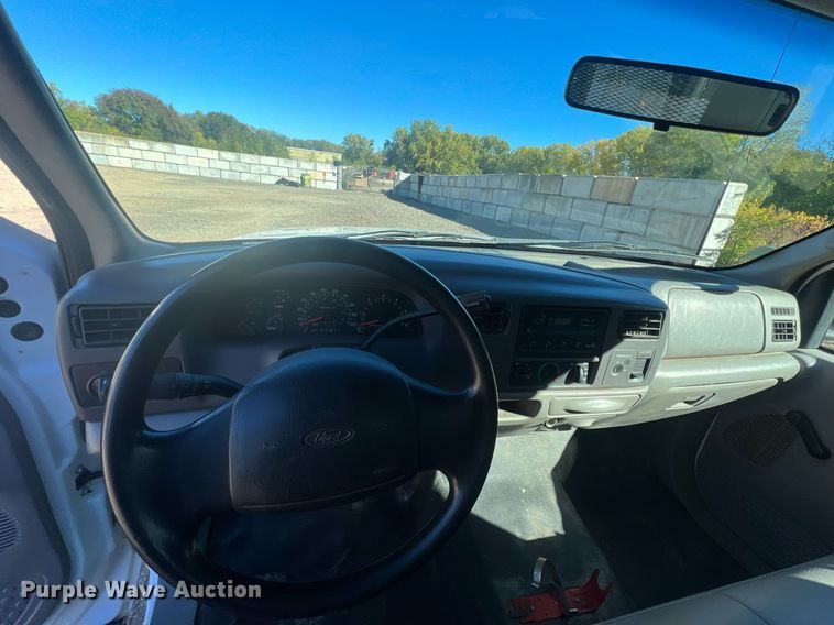 image for item OA9024 2001 Ford F350  flatbed pickup truck