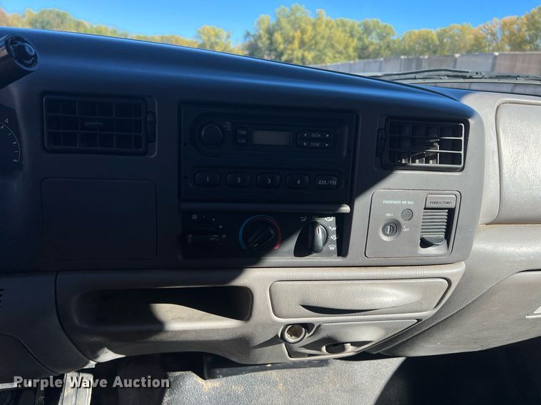 image for item OA9024 2001 Ford F350  flatbed pickup truck