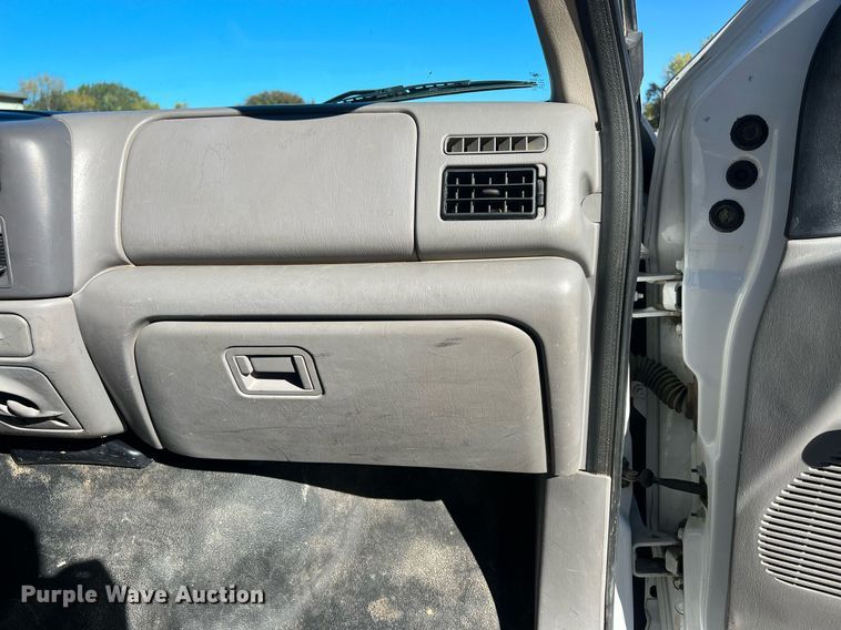 image for item OA9024 2001 Ford F350  flatbed pickup truck