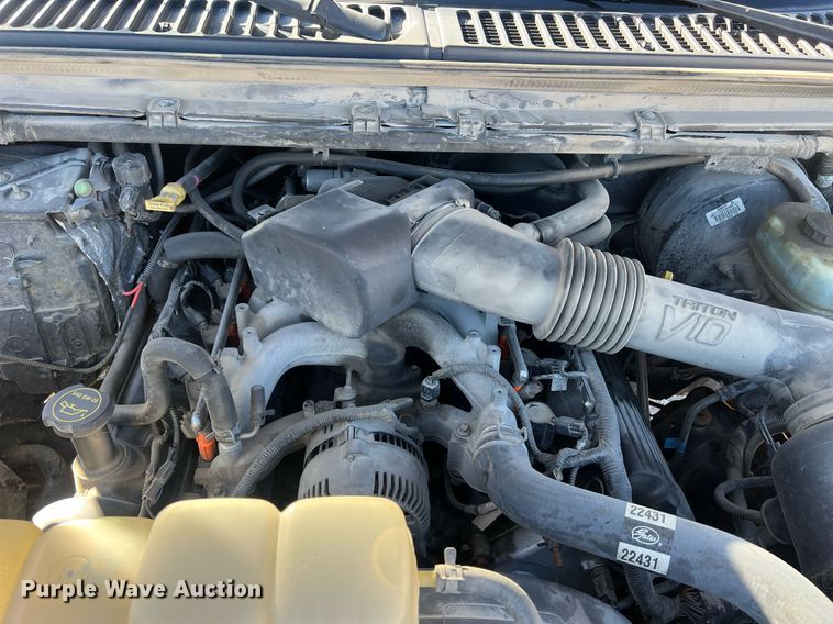 image for item OA9024 2001 Ford F350  flatbed pickup truck