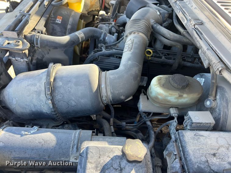 image for item OA9024 2001 Ford F350  flatbed pickup truck