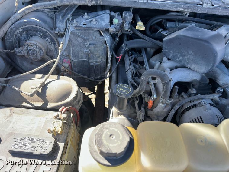 image for item OA9024 2001 Ford F350  flatbed pickup truck