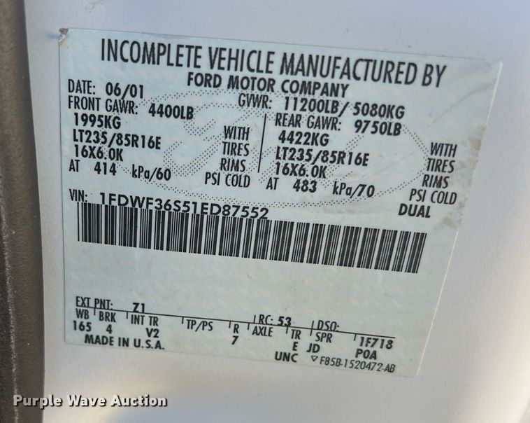 image for item OA9024 2001 Ford F350  flatbed pickup truck