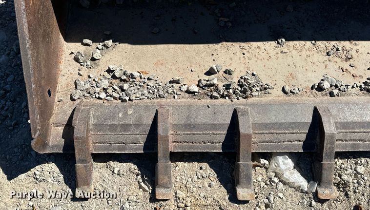 image for item OA9027 72" W skid steer bucket