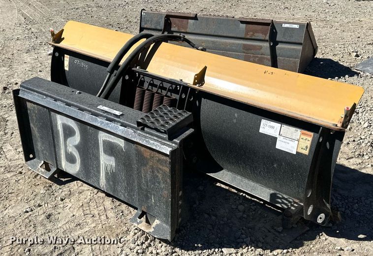 image for item OA9028 Caterpillar  84" W skid steer snow plow