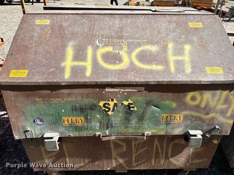 image for item OA9032 (13) jobsite boxes