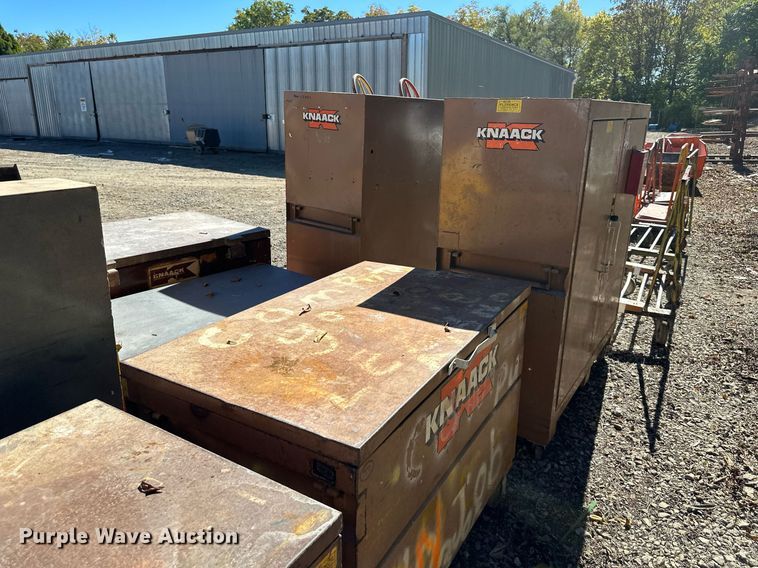 image for item OA9032 (13) jobsite boxes