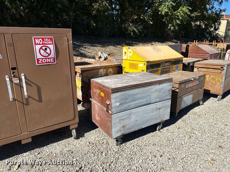 image for item OA9032 (13) jobsite boxes
