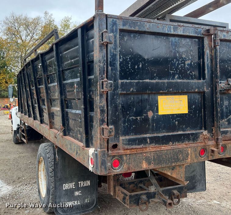 image for item OA9054 1995 Ford F700  dump truck
