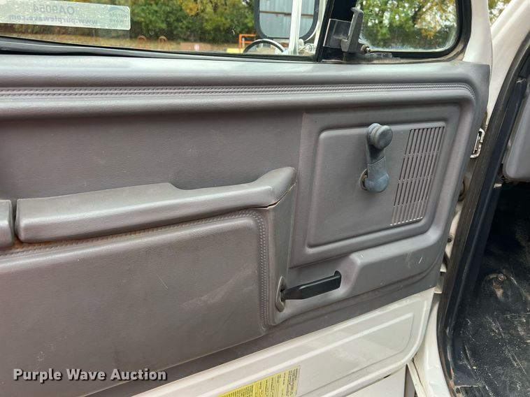 image for item OA9054 1995 Ford F700  dump truck