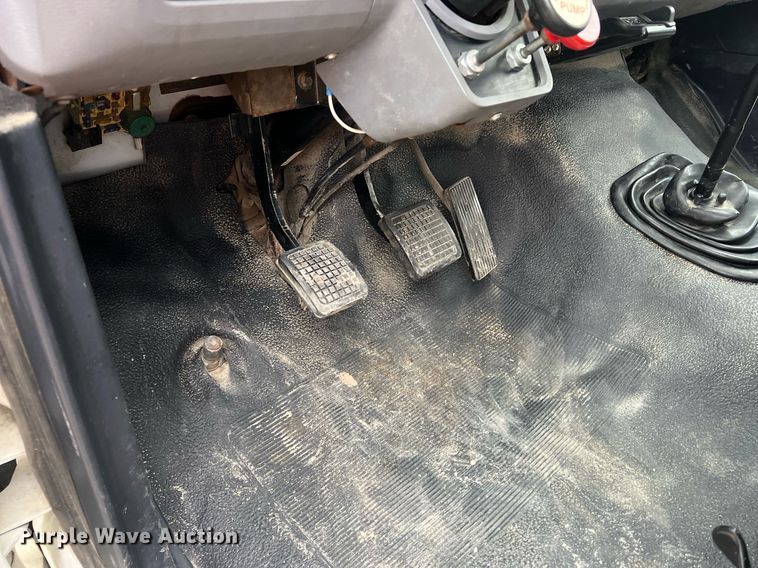 image for item OA9054 1995 Ford F700  dump truck