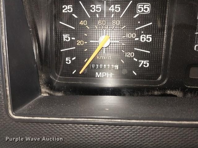 image for item OA9054 1995 Ford F700  dump truck