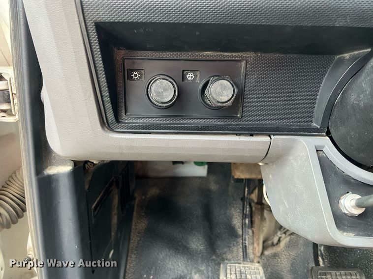 image for item OA9054 1995 Ford F700  dump truck