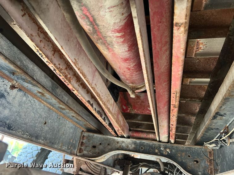 image for item OA9054 1995 Ford F700  dump truck