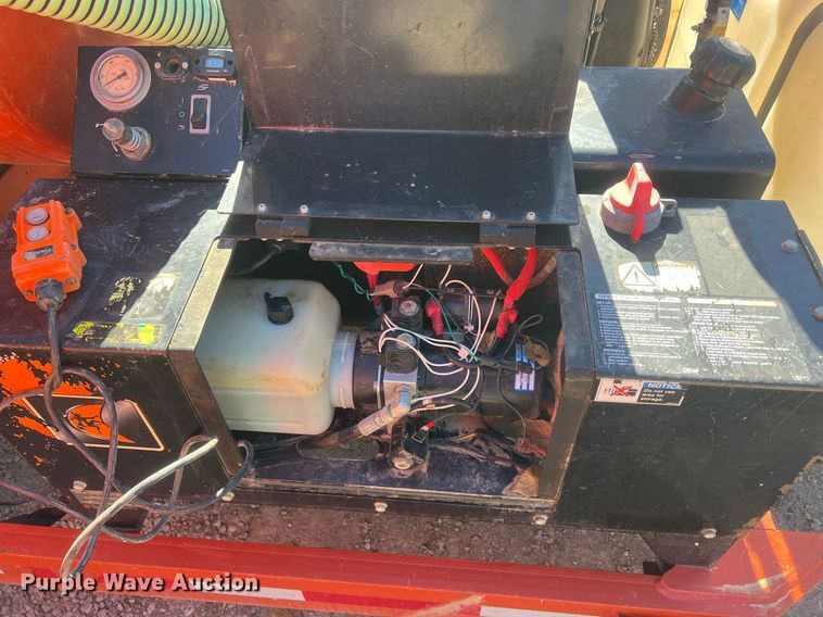 image for item OA9062 2018 Ditch Witch MV800  vacuum trailer