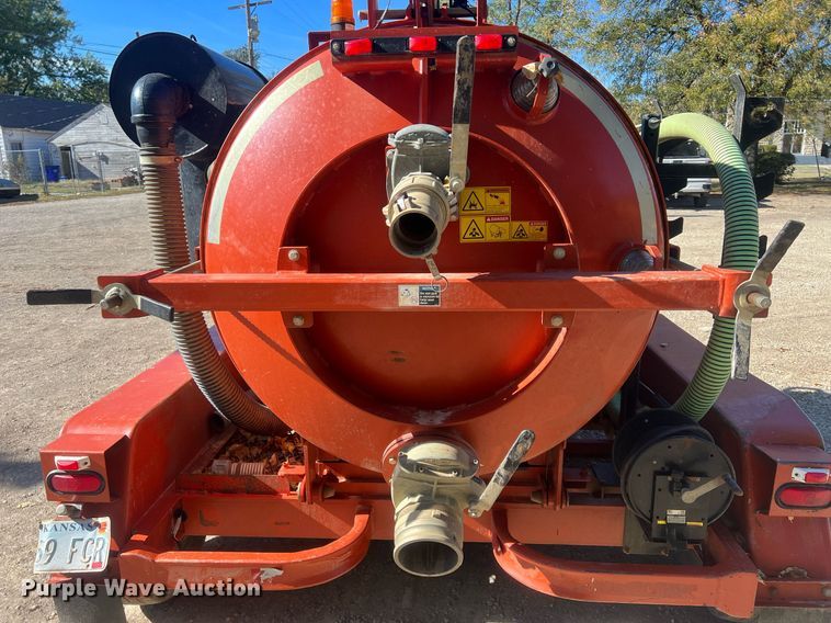 image for item OA9062 2018 Ditch Witch MV800  vacuum trailer