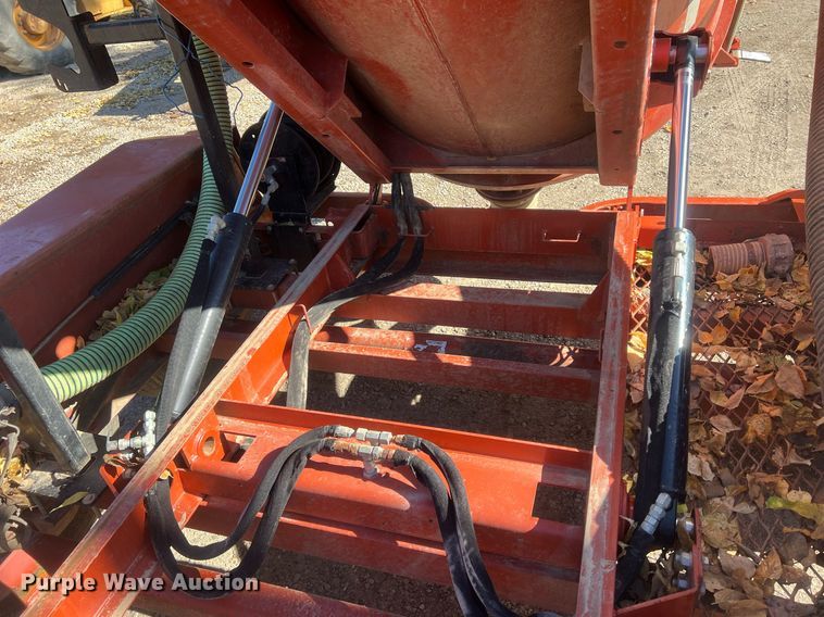 image for item OA9062 2018 Ditch Witch MV800  vacuum trailer