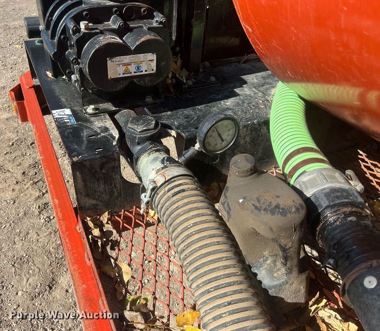 image for item OA9062 2018 Ditch Witch MV800  vacuum trailer