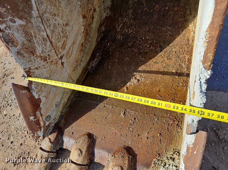 image for item OG9540 2009 Komatsu PC228USLC-3E0  excavator