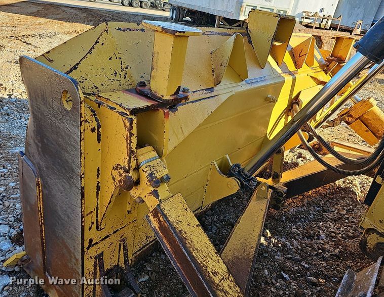 image for item OG9543 2014 Caterpillar D6T XL  dozer