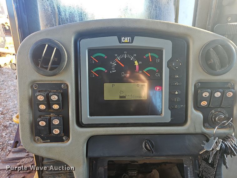 image for item OG9543 2014 Caterpillar D6T XL  dozer