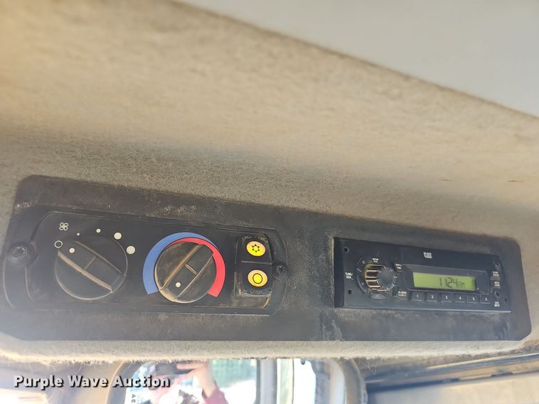 image for item OG9543 2014 Caterpillar D6T XL  dozer