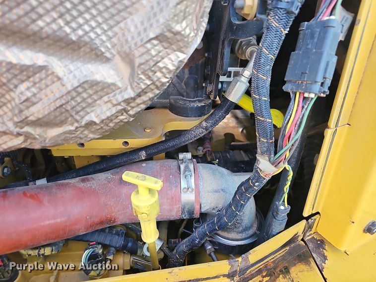 image for item OG9543 2014 Caterpillar D6T XL  dozer