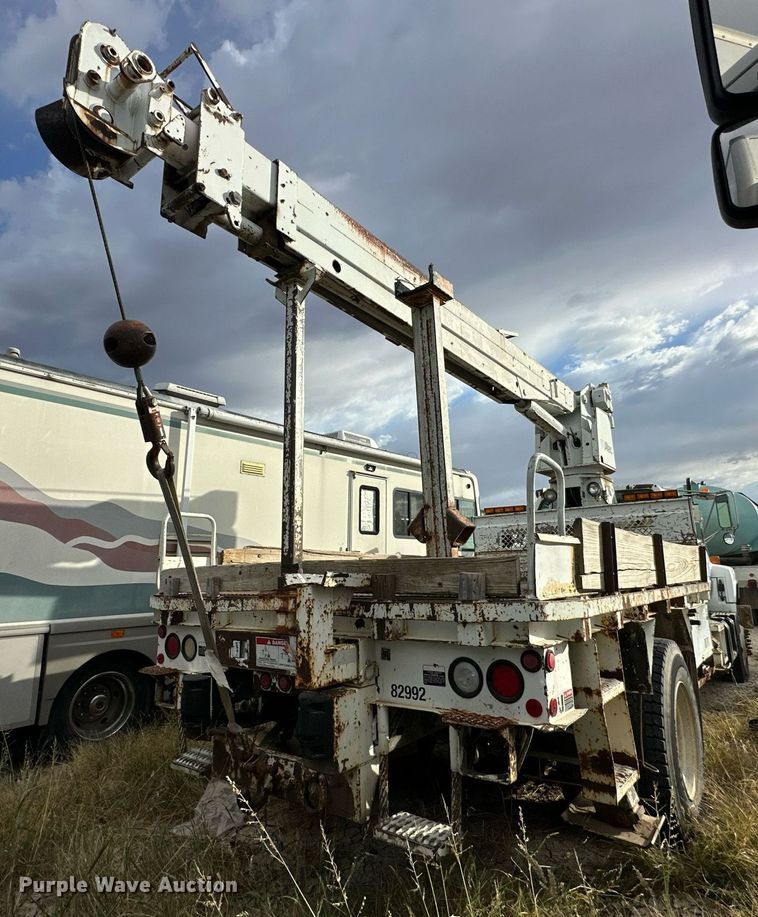 image for item OK9025 1998 GMC C7500  crane truck