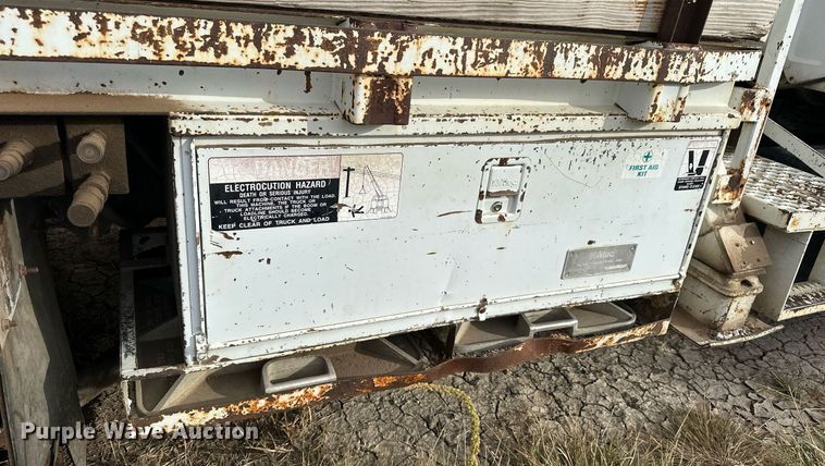 image for item OK9025 1998 GMC C7500  crane truck