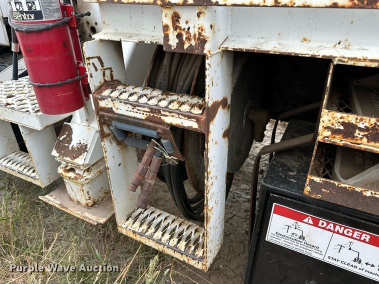 image for item OK9025 1998 GMC C7500  crane truck