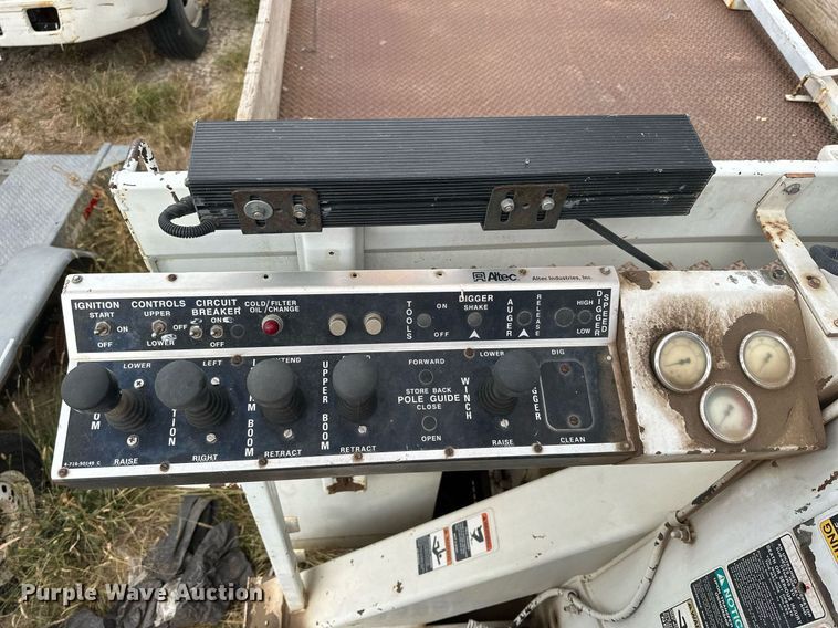 image for item OK9025 1998 GMC C7500  crane truck